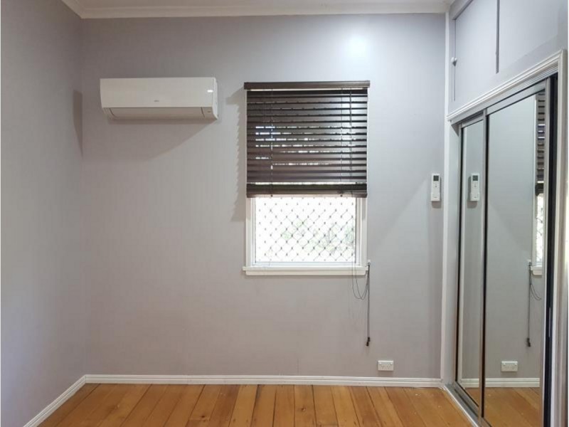 8 Thornton Street, Park Avenue QLD 4701